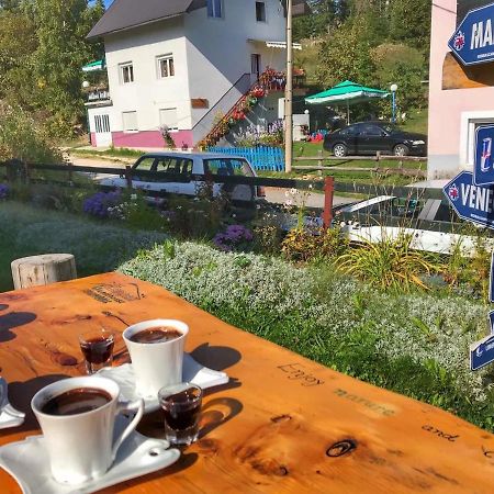 Underwoods Zabljak Guesthouse Eksteriør bilde